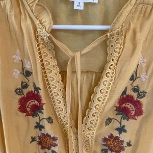 Vici embroidered split neck top